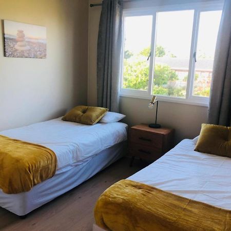 2 On Third Avenue Apartment Hermanus Bagian luar foto