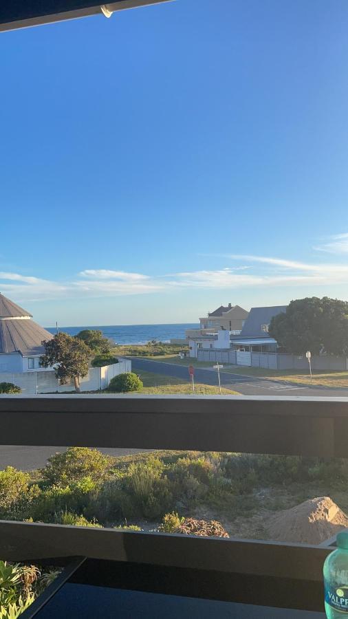 2 On Third Avenue Apartment Hermanus Bagian luar foto