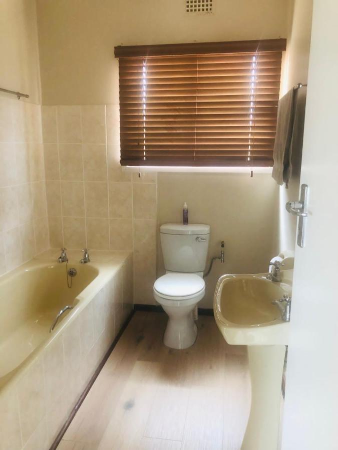 2 On Third Avenue Apartment Hermanus Bagian luar foto