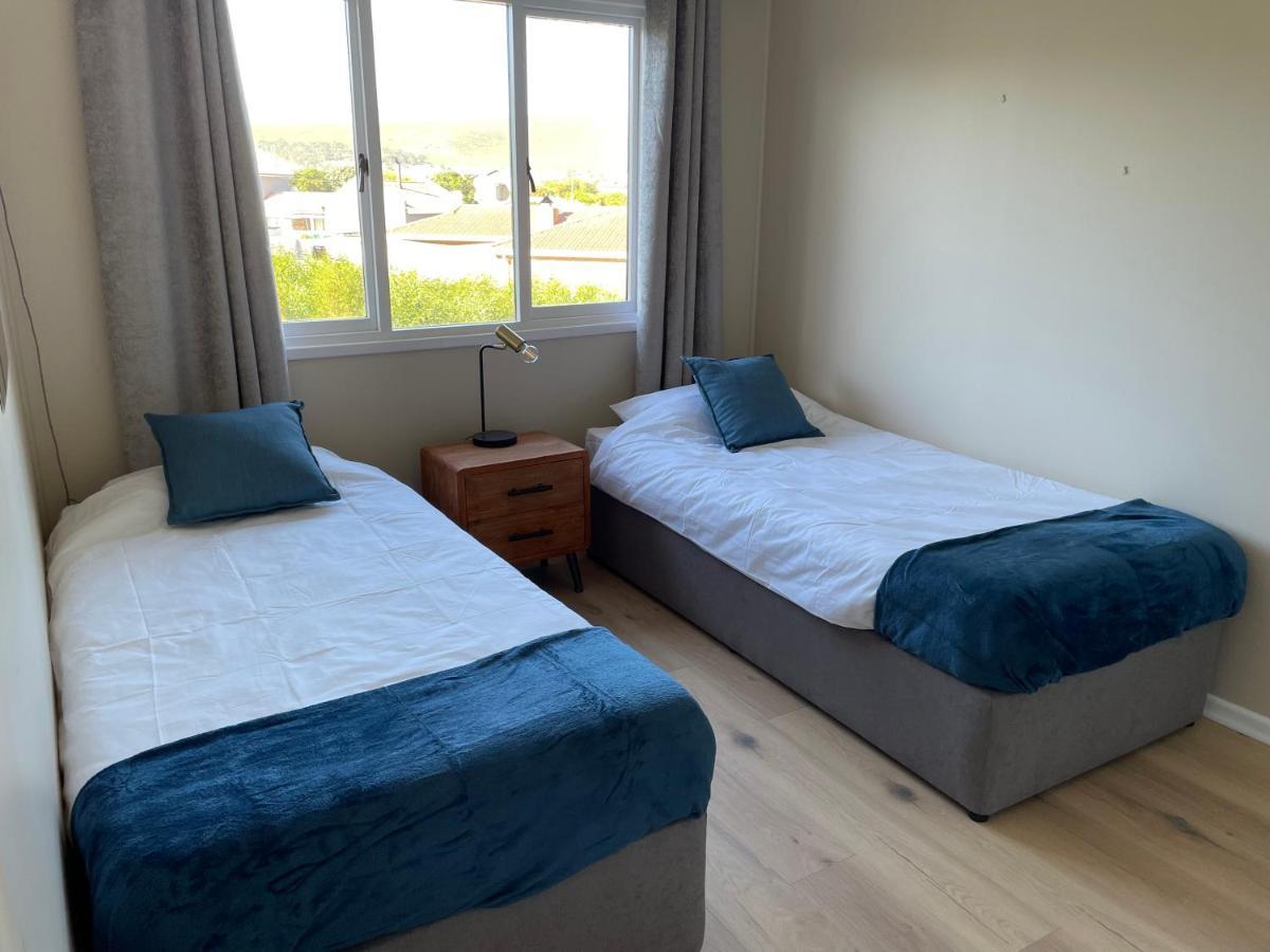 2 On Third Avenue Apartment Hermanus Bagian luar foto