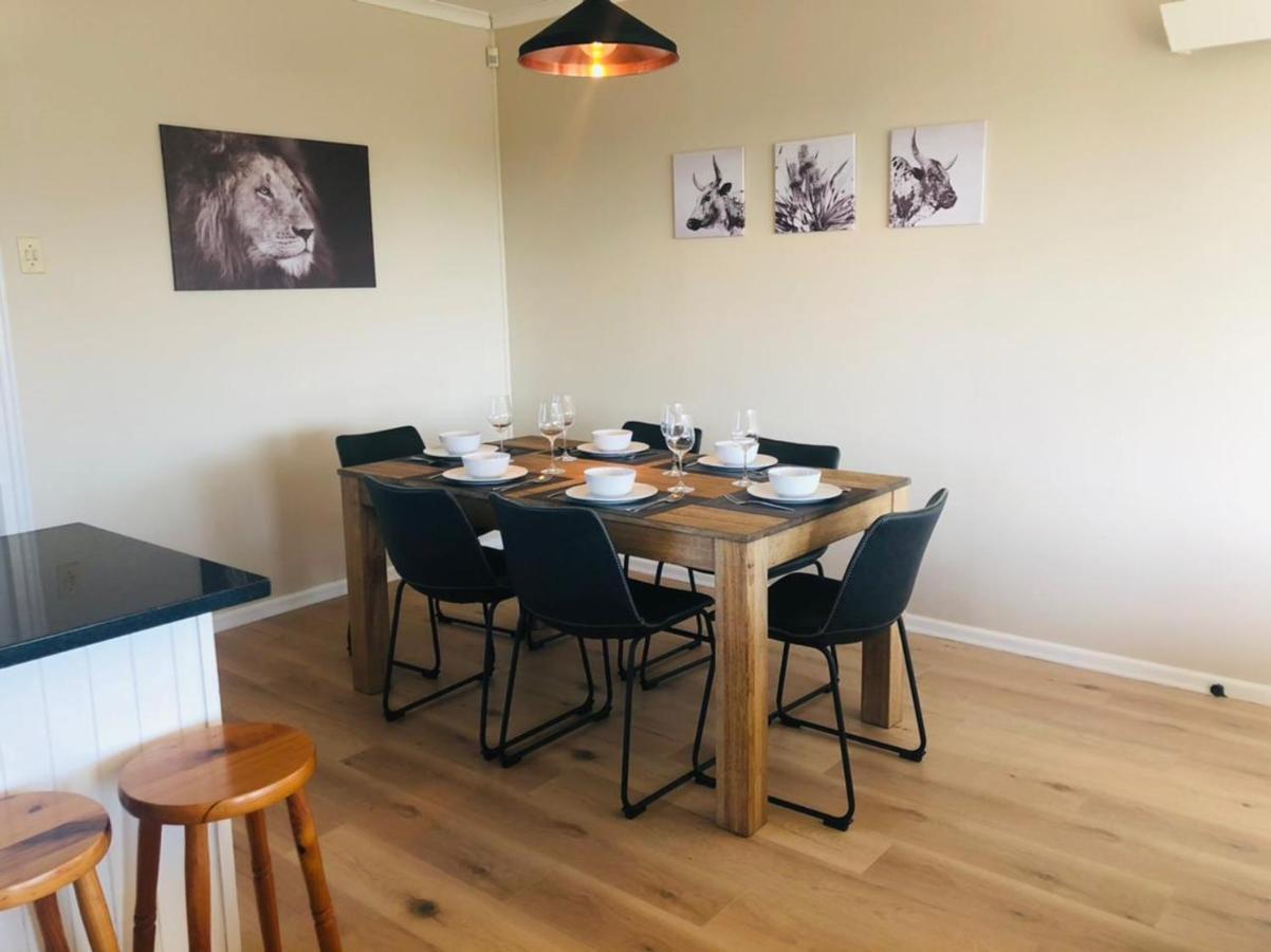 2 On Third Avenue Apartment Hermanus Bagian luar foto