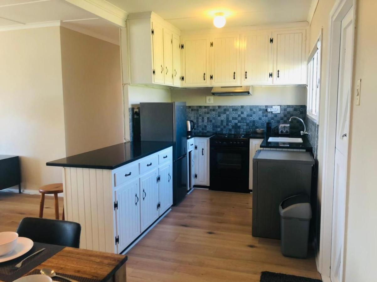 2 On Third Avenue Apartment Hermanus Bagian luar foto
